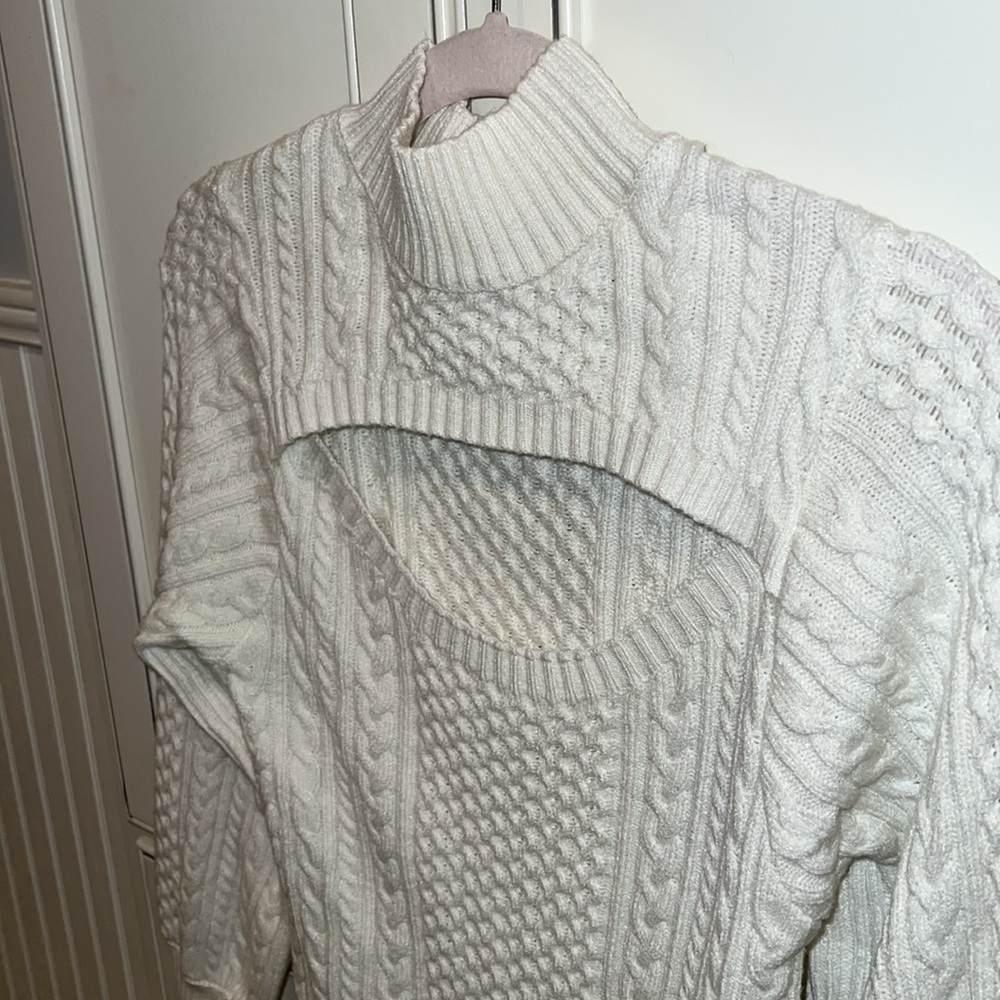 ELAN peek-a-boo white soft sweater - Picture 2 of 8